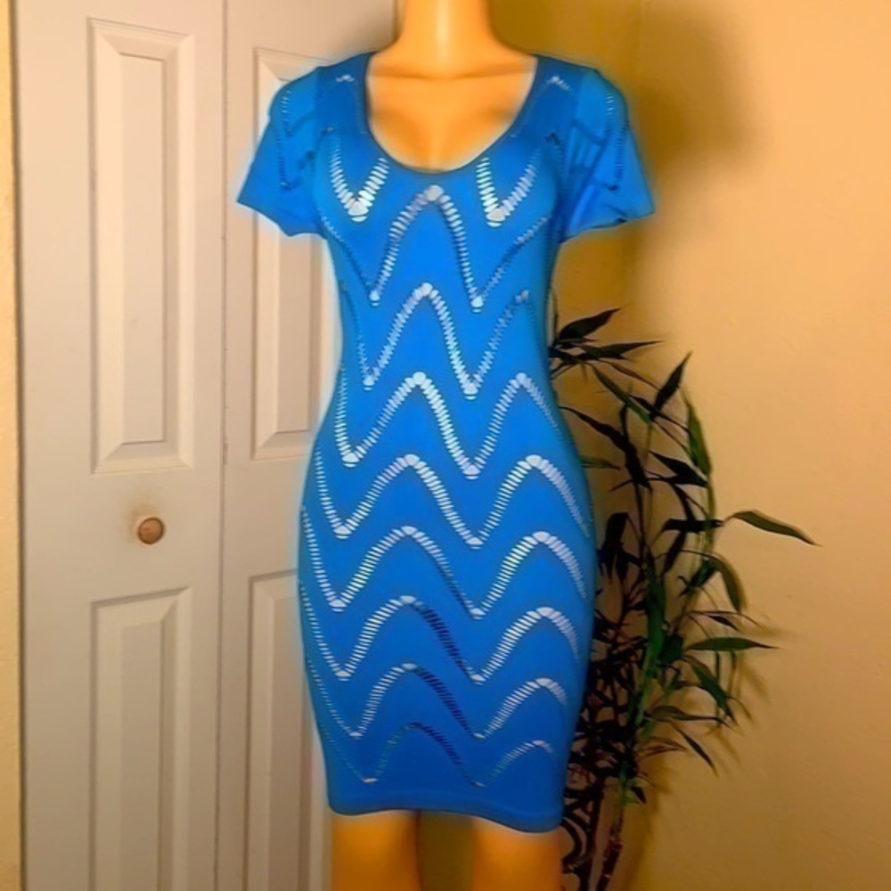 Cut-Out BODYCON Mini DRESS - Picture 3 of 7